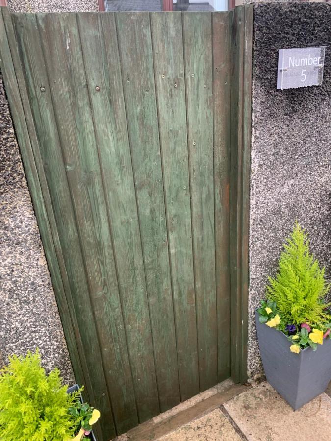 Number 5 Larne Exterior foto